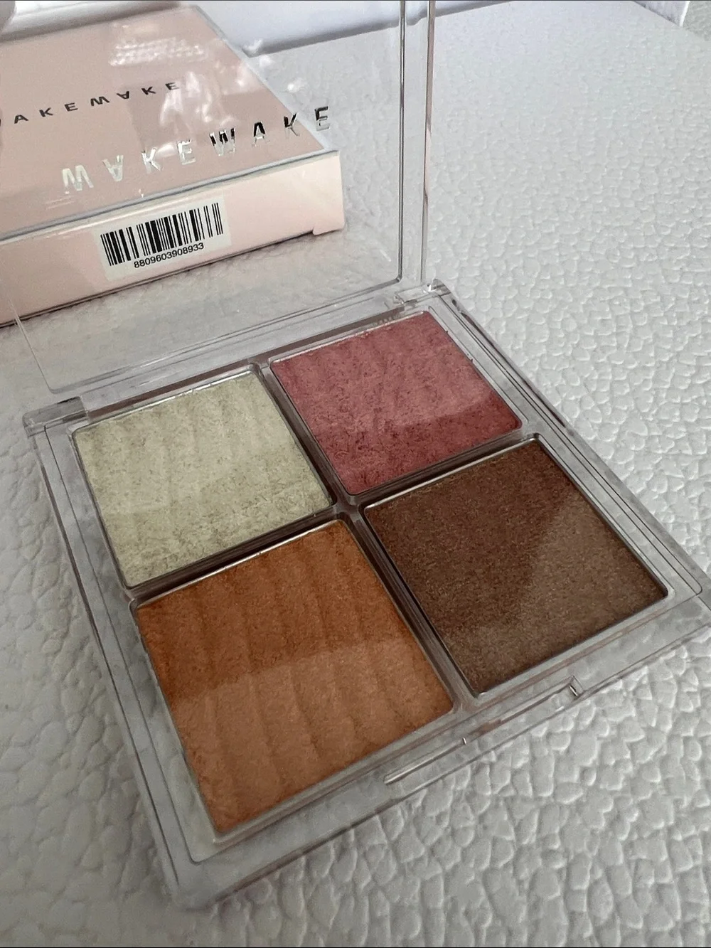 Wakemake Glow Contouring Highlighter palette in 01 Warm Glow